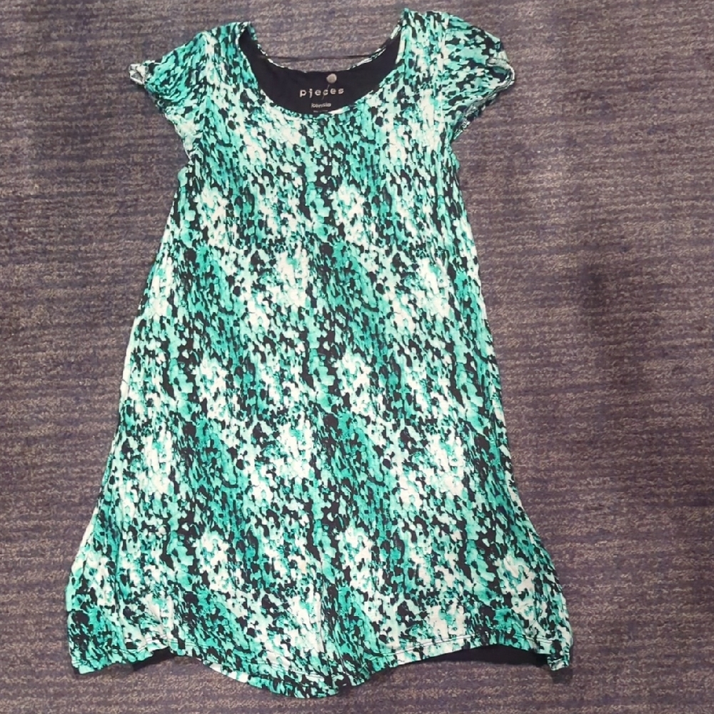Kensie Teal and Black Patterned Top